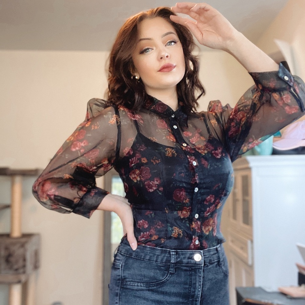 ✨Floral puffy sleeve top ✨